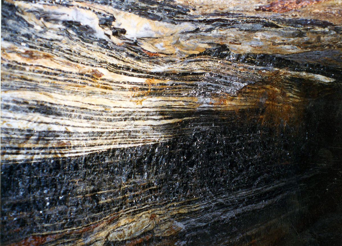 Unusual concentration of sandstone partings in a Pond Creek coal mine in eastern Kentucky.